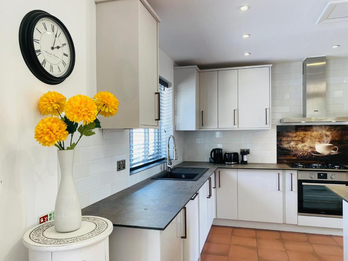 5 Bedroom Bungalow Ascot Racecourse Exteriér fotografie